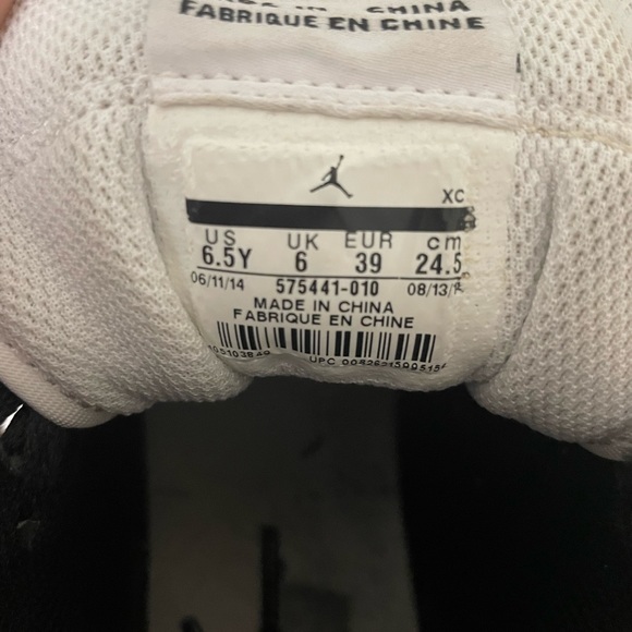 Air Jordan 1 Black and White OG - Picture 4 of 4